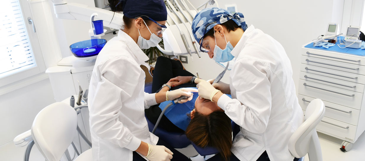 Chirurgia dentale, implantologia, parodontite e gnatologia